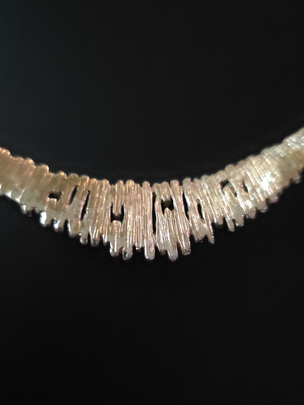 Kendra Scott Rylan Gold Collar Necklace - Picture 6 of 7